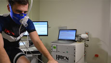 Real-time Human Breath Analysis for Cellular Wellbeing
