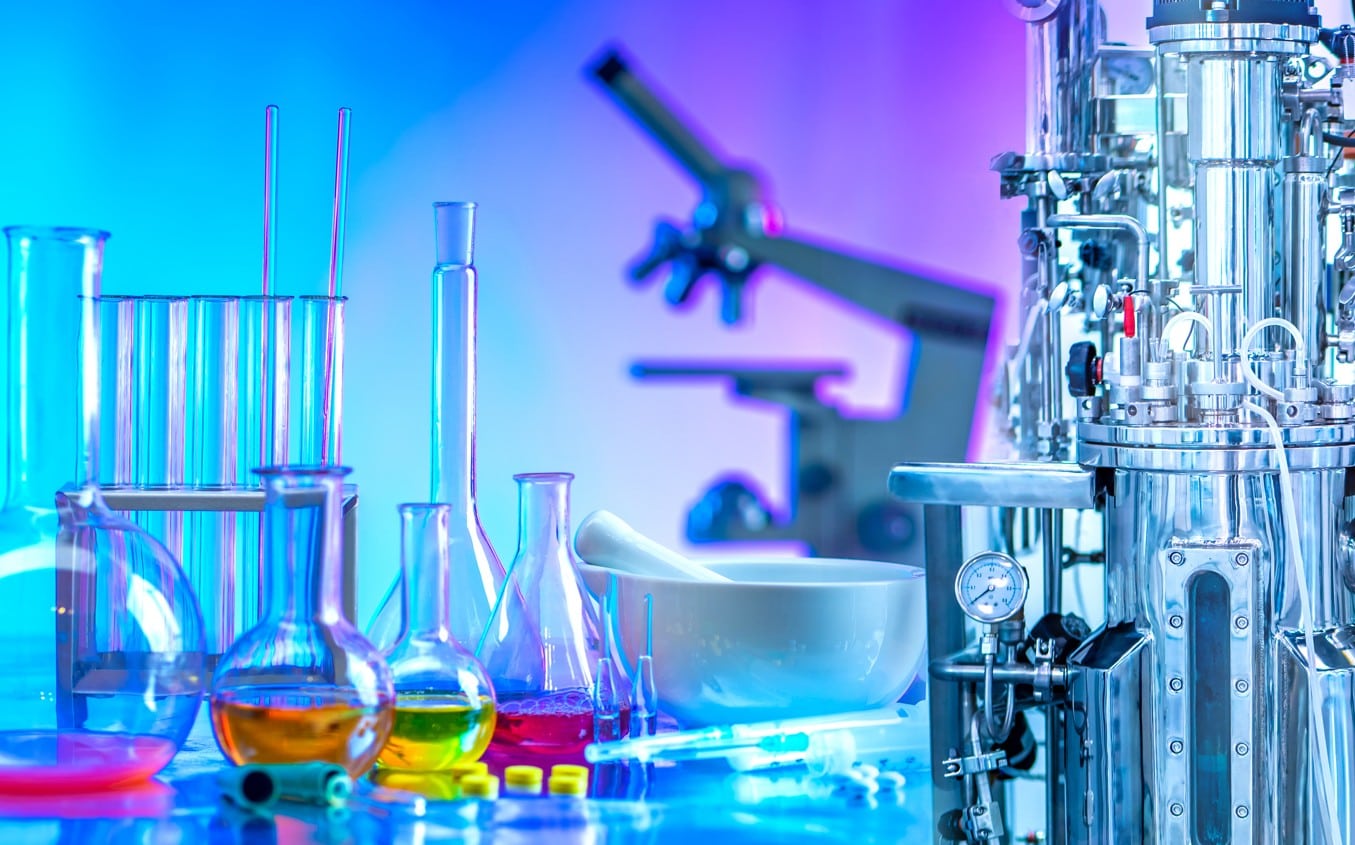 Microbiological bioreactor. Growing bacteria. The process of biofermentation. Bioengineering. Production of antibiotics. Creation of medicines. Pharmacology. Laboratory equipment.